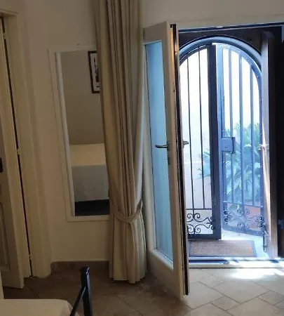 Badia Residenze Iride E Celeste 아파트